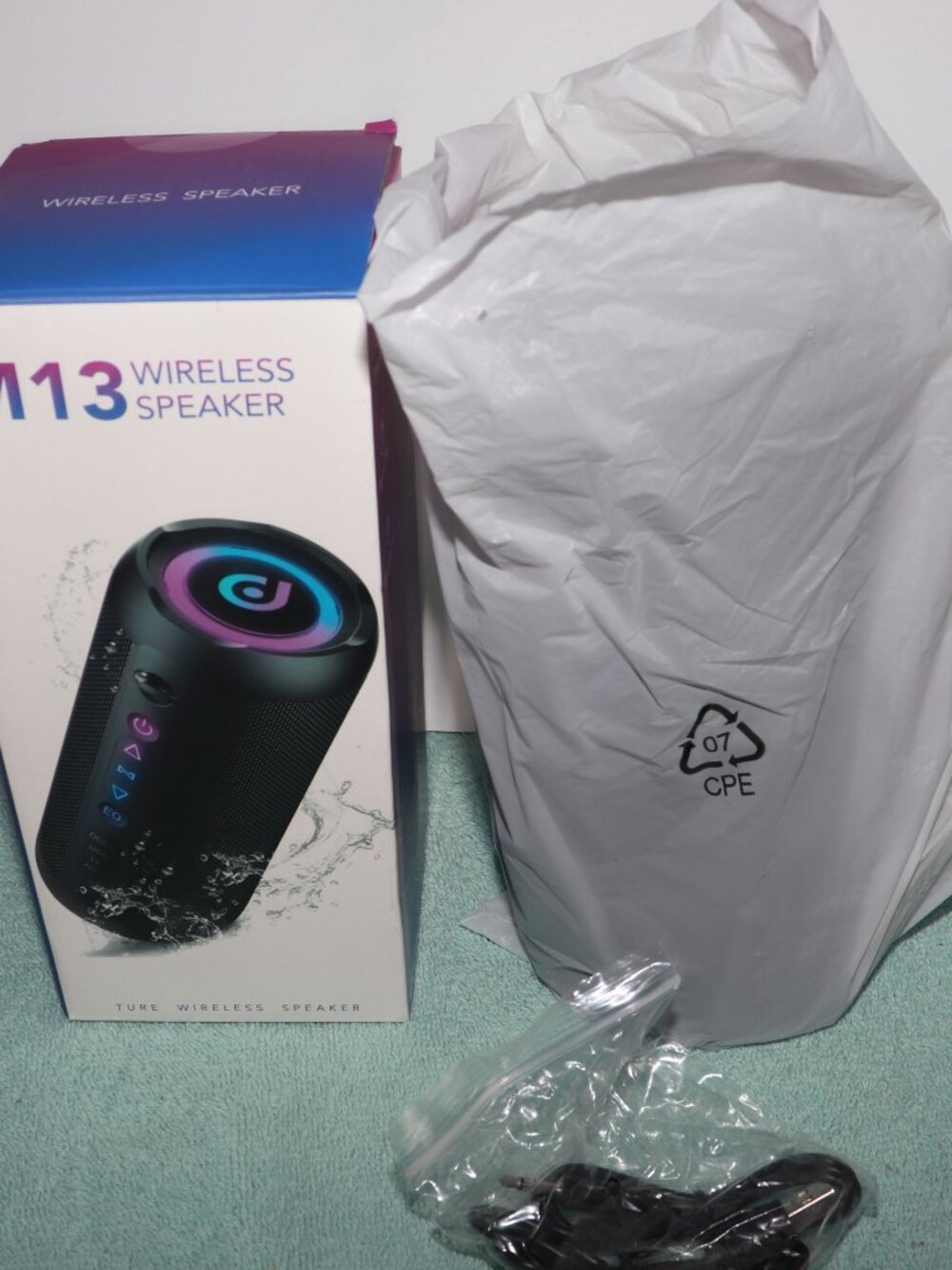 New M13 True Wireless Speaker Bluetooth Speaker Black
